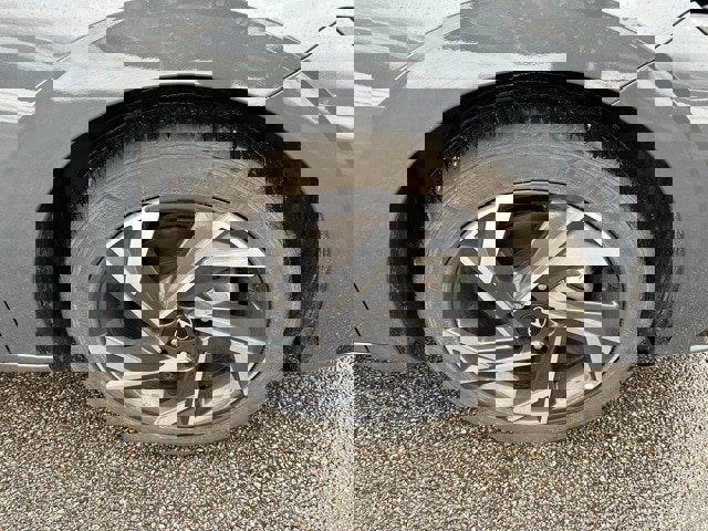 Used 2024 Hyundai Elantra SEL w/ Convenience Package image 9