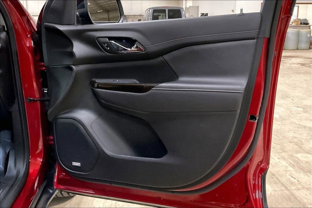 Used 2023 GMC Acadia AT4 w/ Technology Package image 22