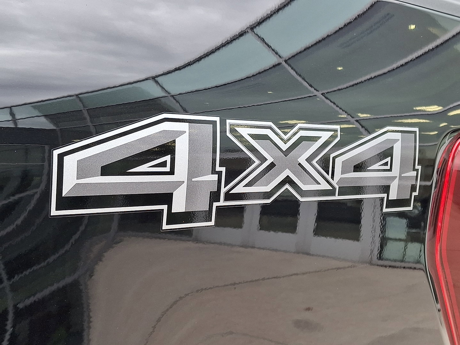 Certified 2025 Ford F150 XLT w/ Equipment Group 302A MID image 31