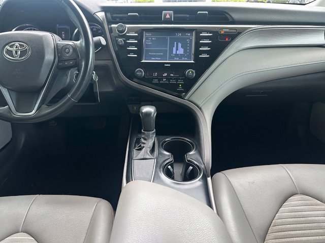 Used 2020 Toyota Camry SE FWD image 16