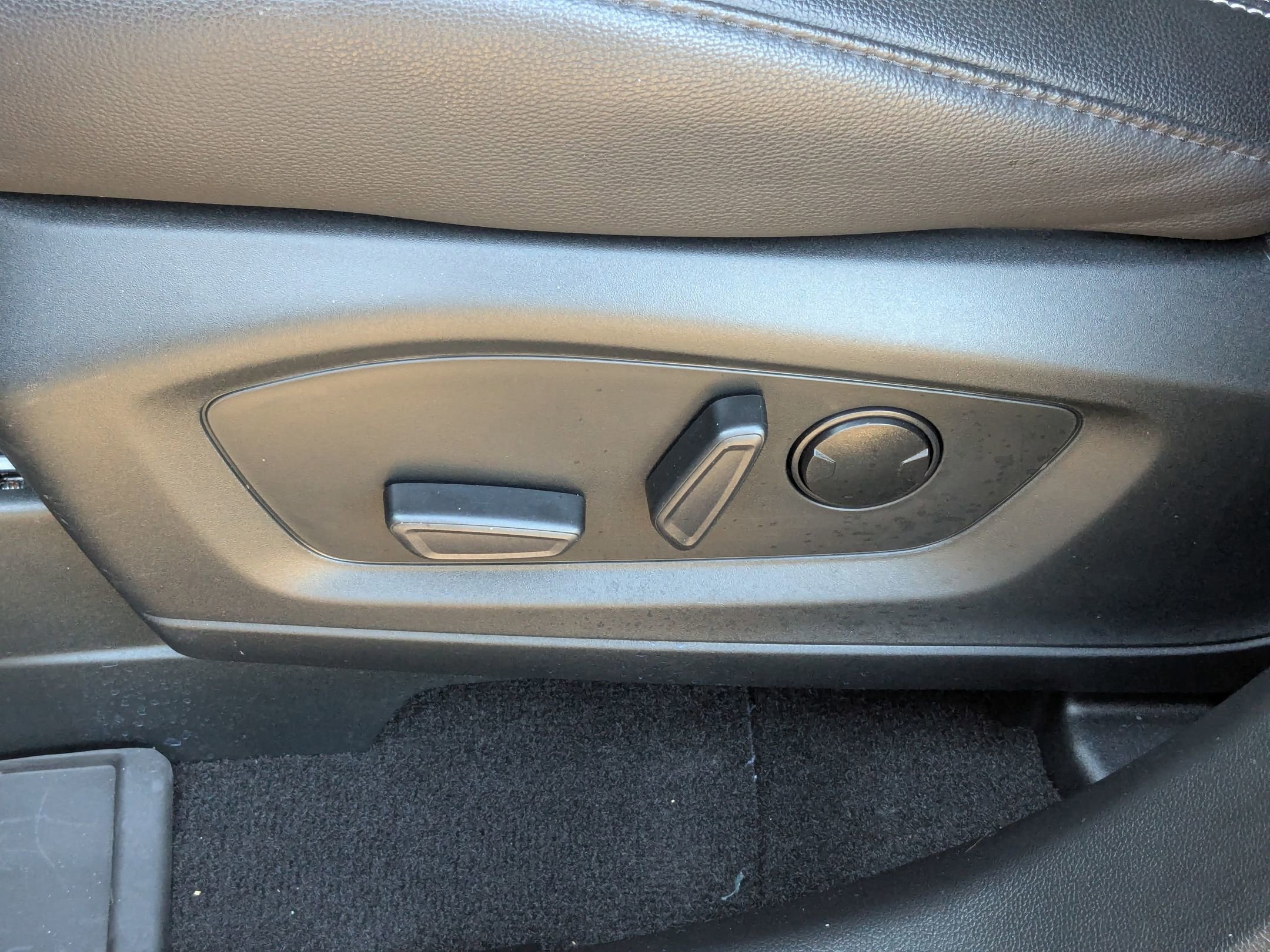 Certified 2024 Ford Explorer ST w/ Equipment Group 401A image 16