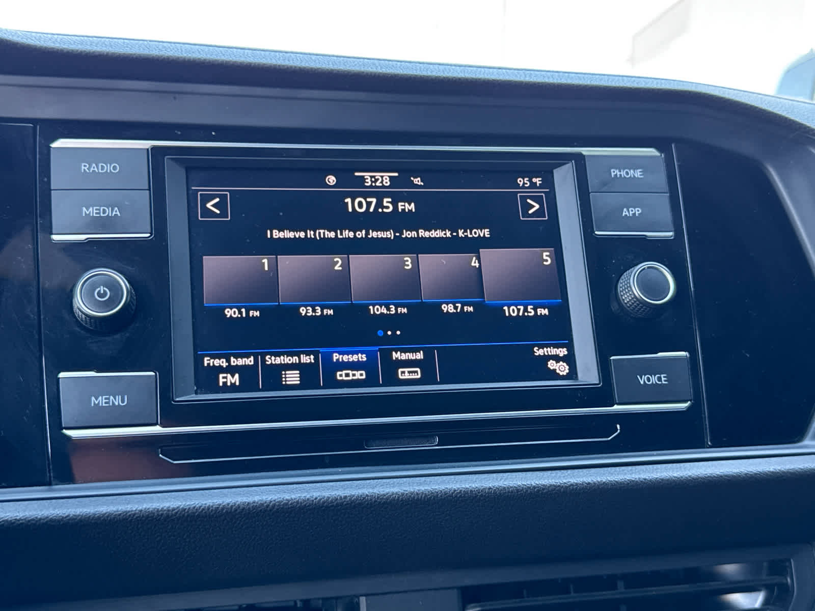 Used 2023 Volkswagen Jetta Sport FWD image 24