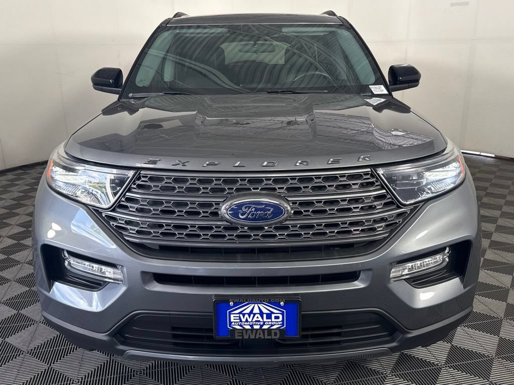 Certified 2024 Ford Explorer XLT w/ Equipment Group 202A AWD/4WD image 3