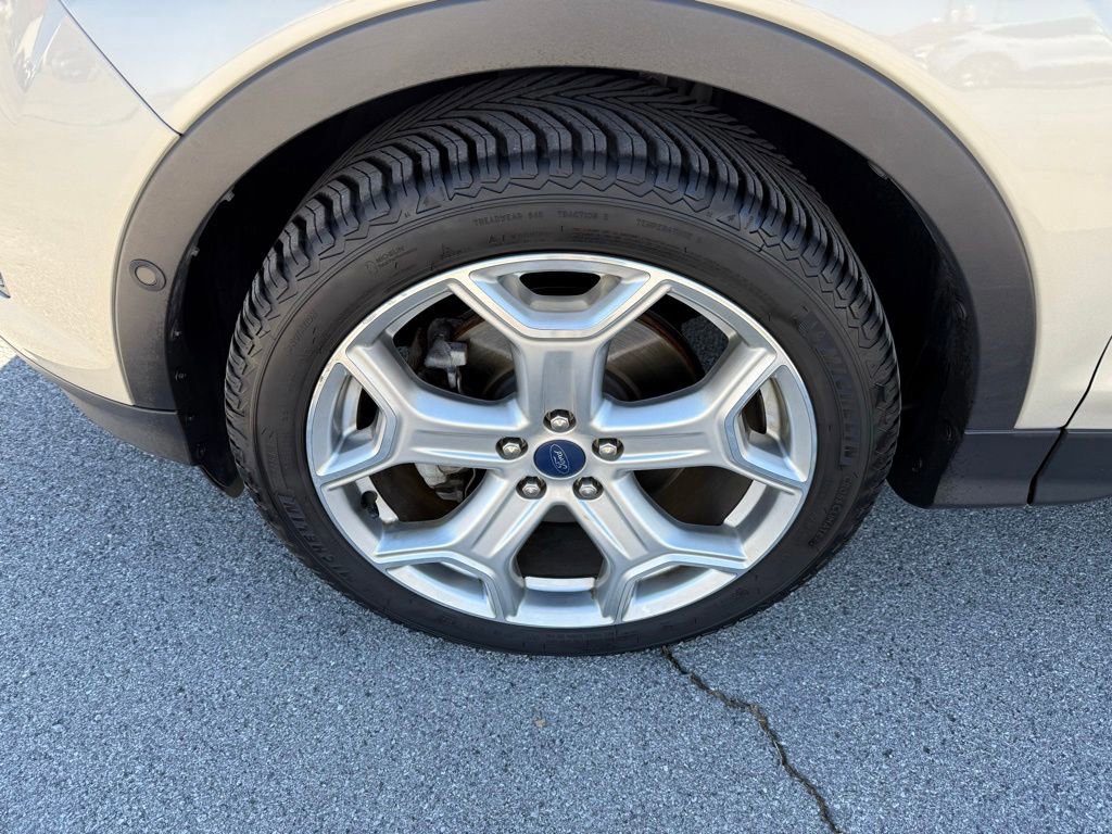 Certified 2018 Ford Escape Titanium w/ Ford Safe & Smart Package AWD/4WD image 10