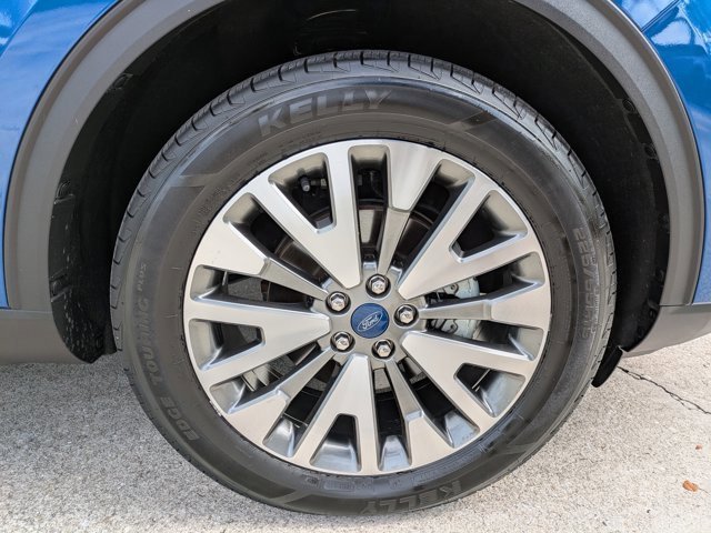 Certified 2022 Ford Escape Titanium w/ Class II Trailer Tow Package image 10