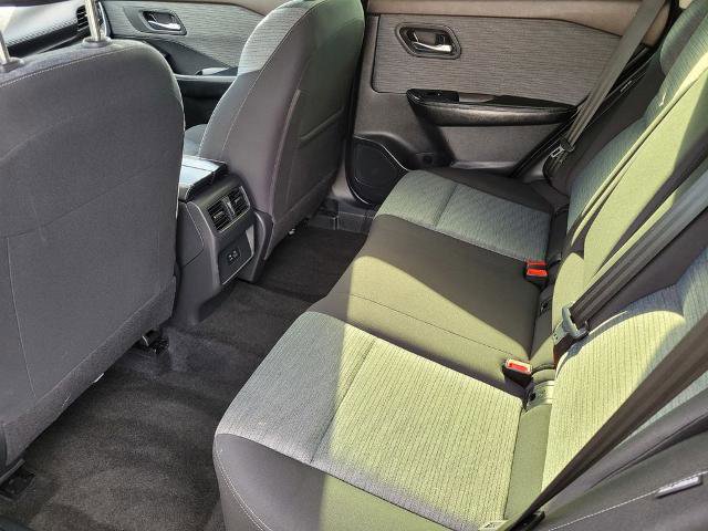 Used 2023 Nissan Rogue SV FWD image 11