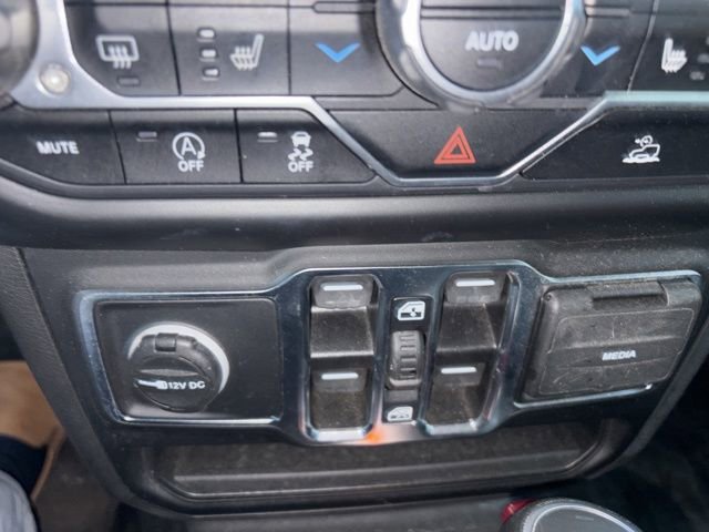Used 2021 Jeep Wrangler Unlimited Sahara AWD/4WD image 29