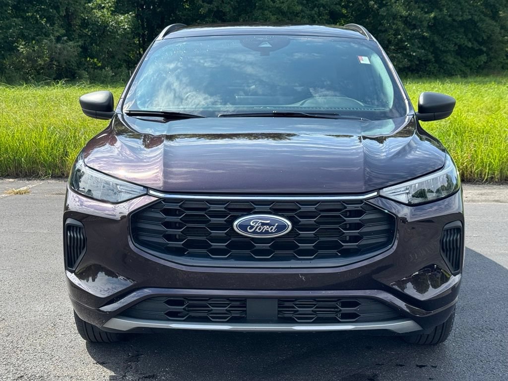 Certified 2023 Ford Escape ST-Line w/ Tech Pack #1 AWD/4WD image 3