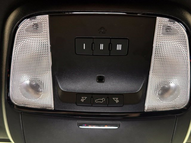 Used 2021 Dodge Durango R/T w/ Technology Group RWD image 26
