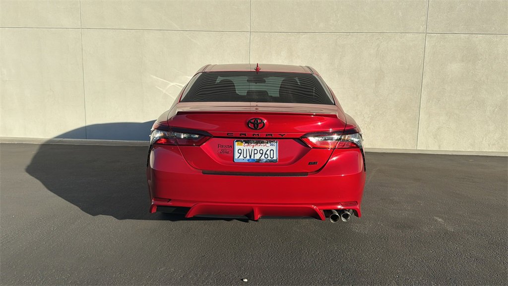 Used 2023 Toyota Camry SE image 3