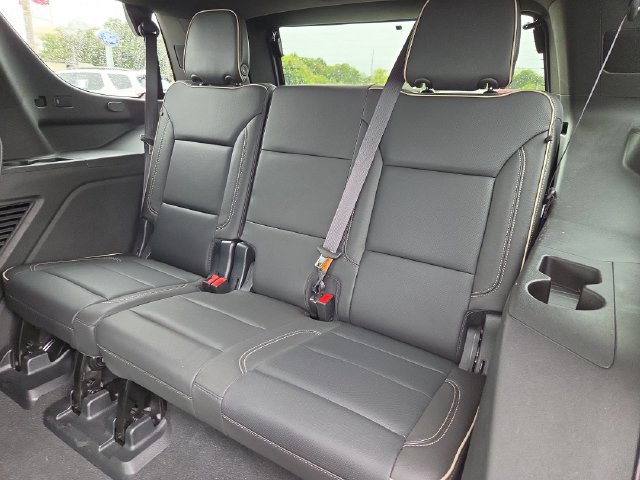 Used 2022 GMC Yukon SLT w/ SLT Premium Package AWD/4WD image 28