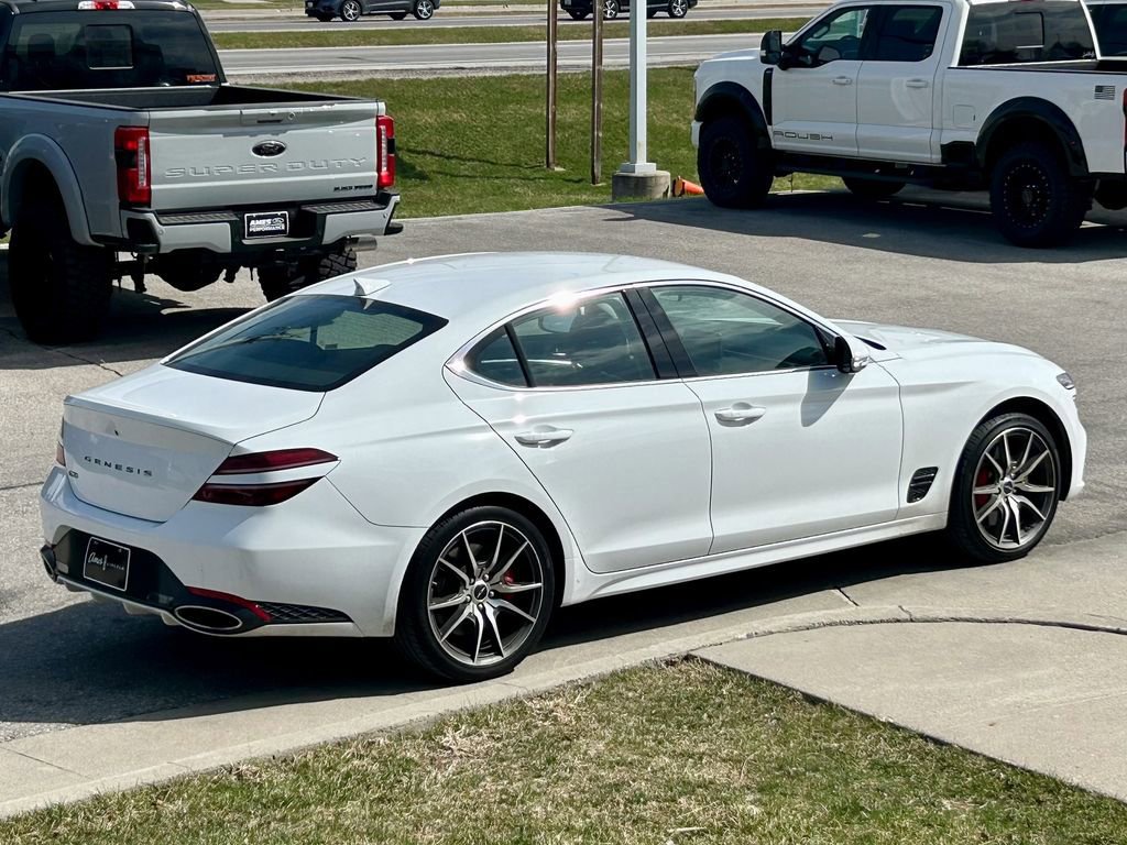 Used 2025 Genesis G70 2.5T image 3