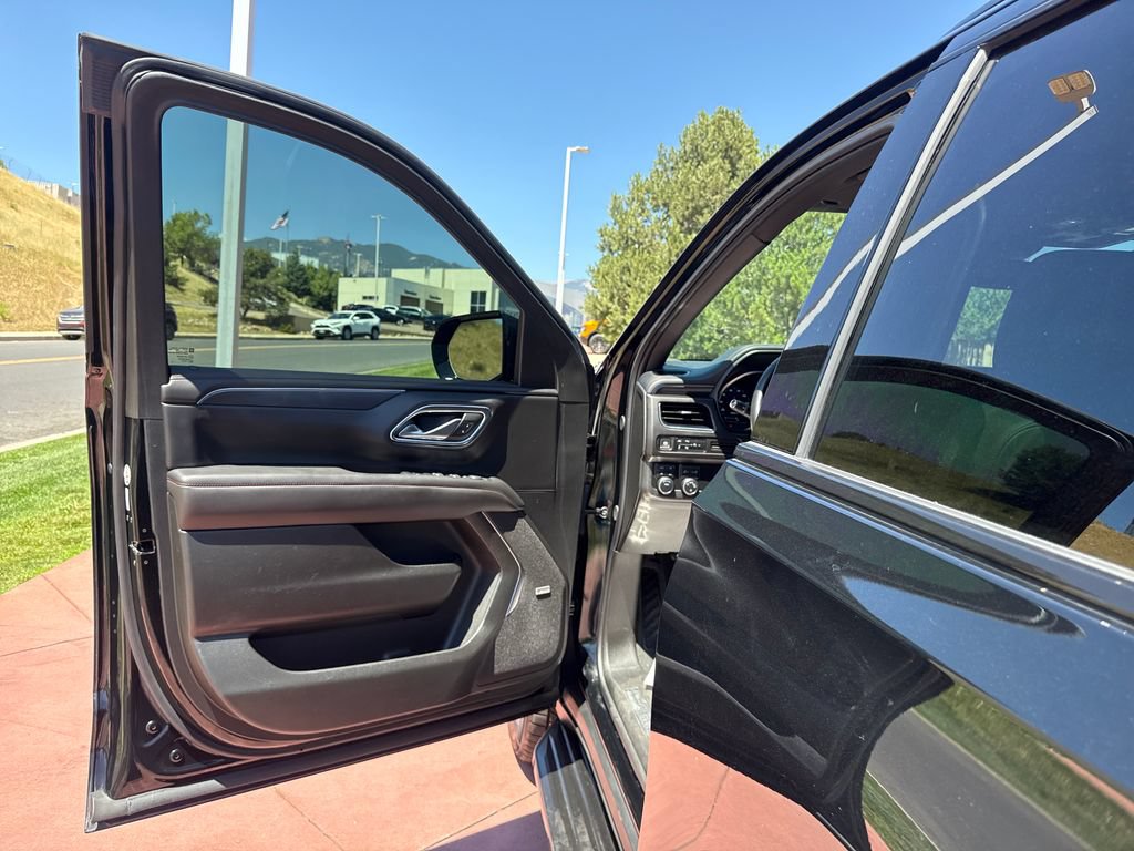Used 2024 Chevrolet Tahoe RST w/ Luxury Package AWD/4WD image 12