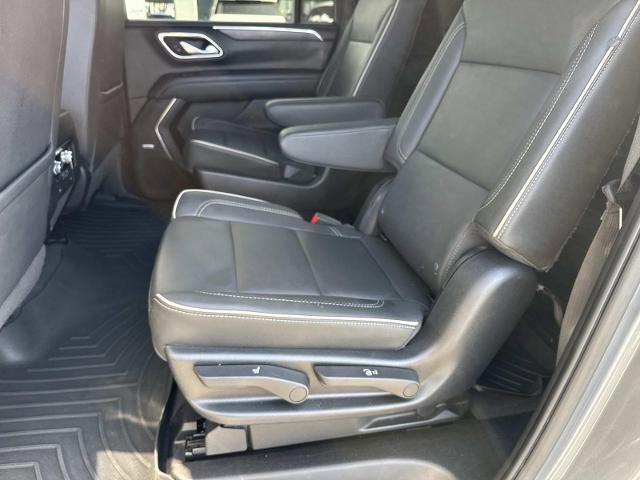 Used 2022 GMC Yukon XL SLT w/ SLT Premium Package image 17