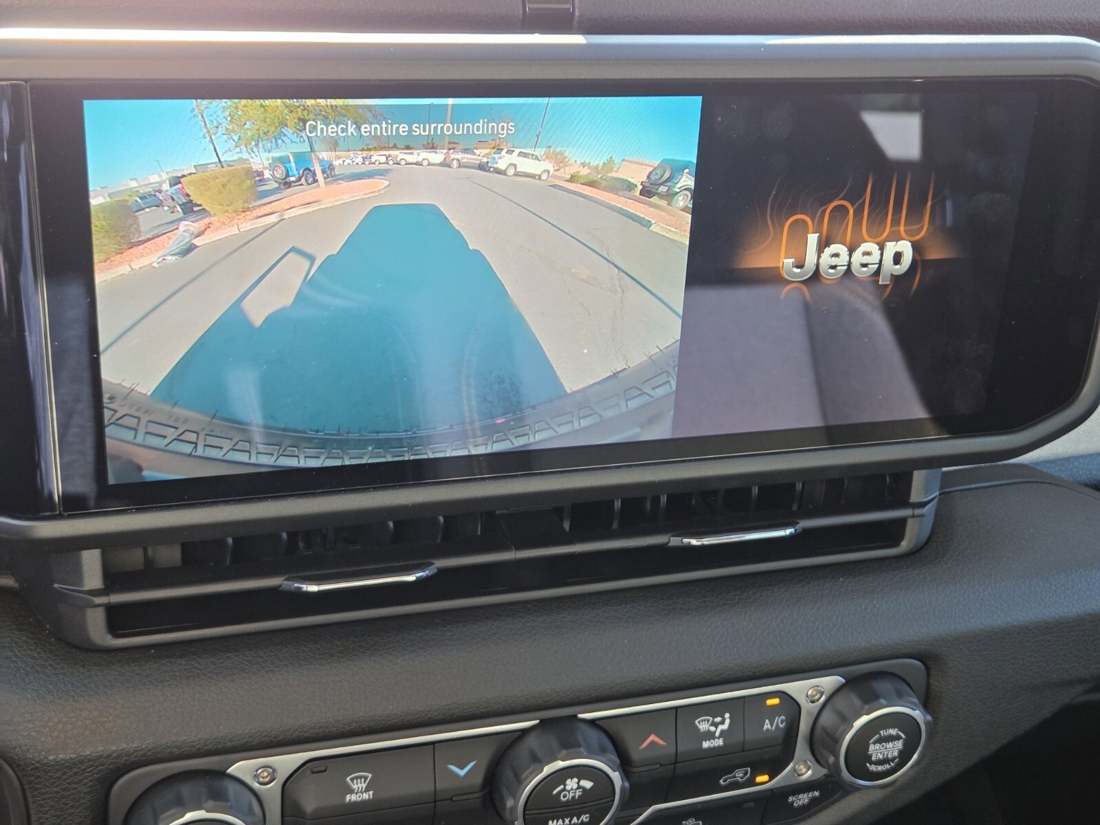 Used 2025 Jeep Wrangler Sport image 21