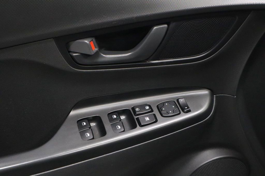 Used 2022 Hyundai Kona SE image 22