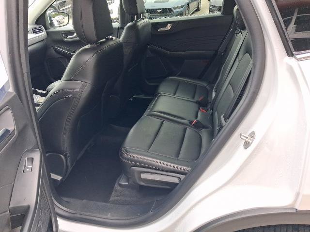 Certified 2025 Ford Escape Platinum AWD/4WD image 24