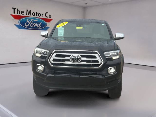 Used 2022 Toyota Tacoma Limited AWD/4WD image 2