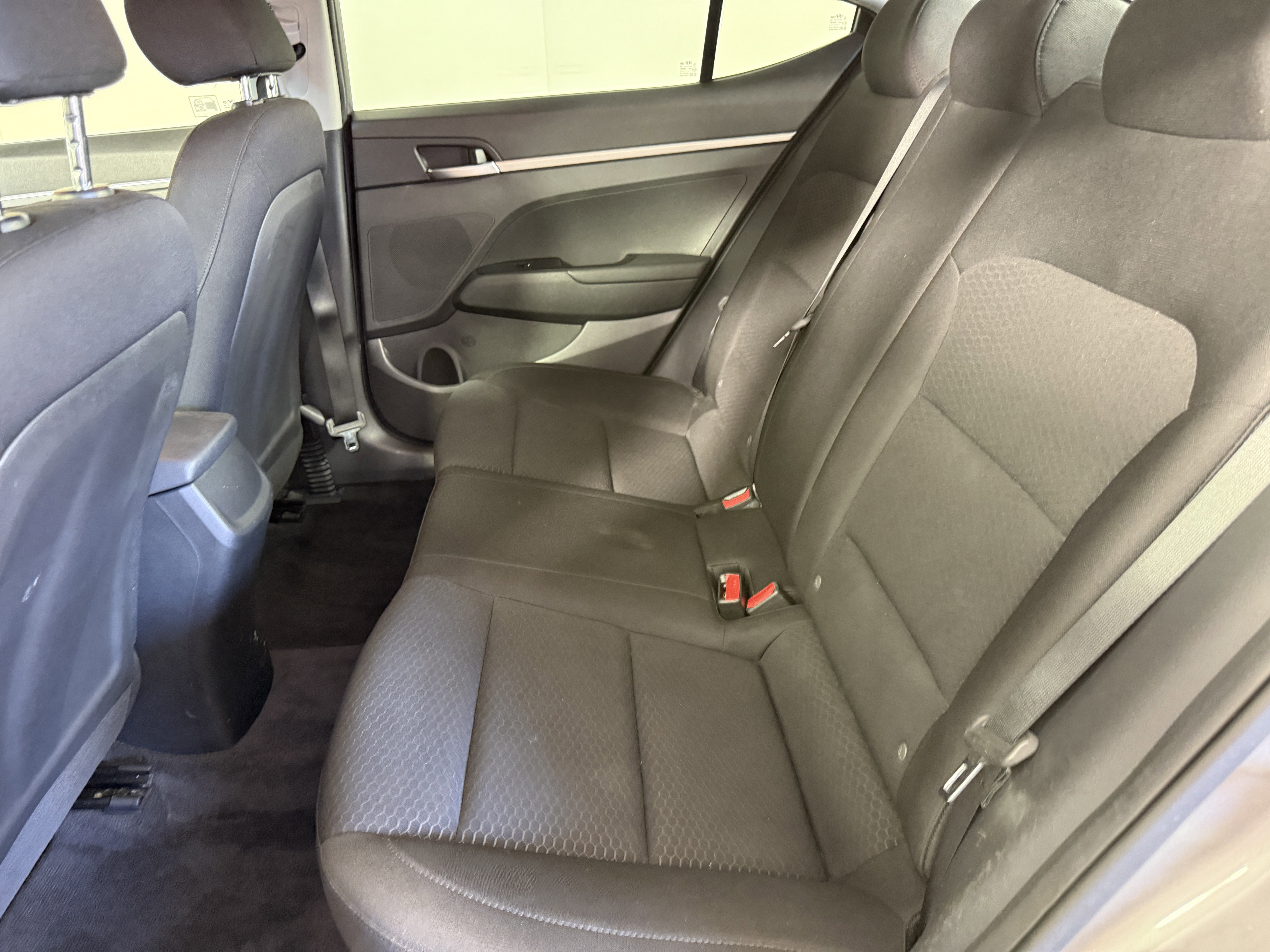 Used 2020 Hyundai Elantra SE w/ Cargo Package (C1) FWD image 14