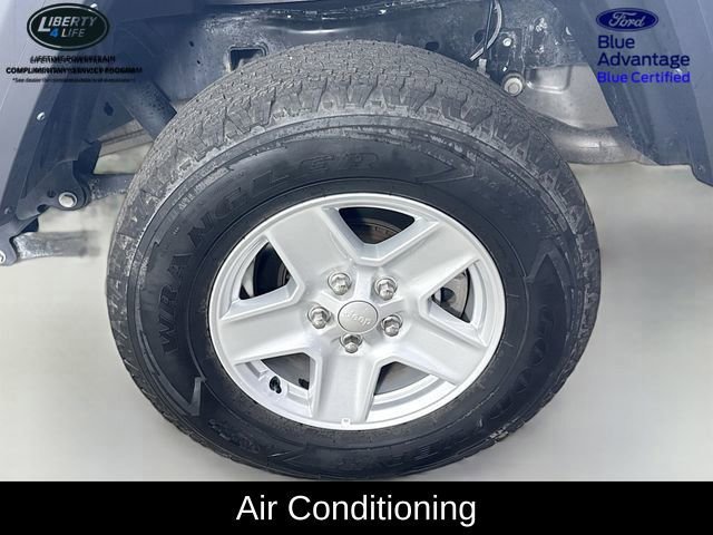 Used 2023 Jeep Gladiator Sport image 29