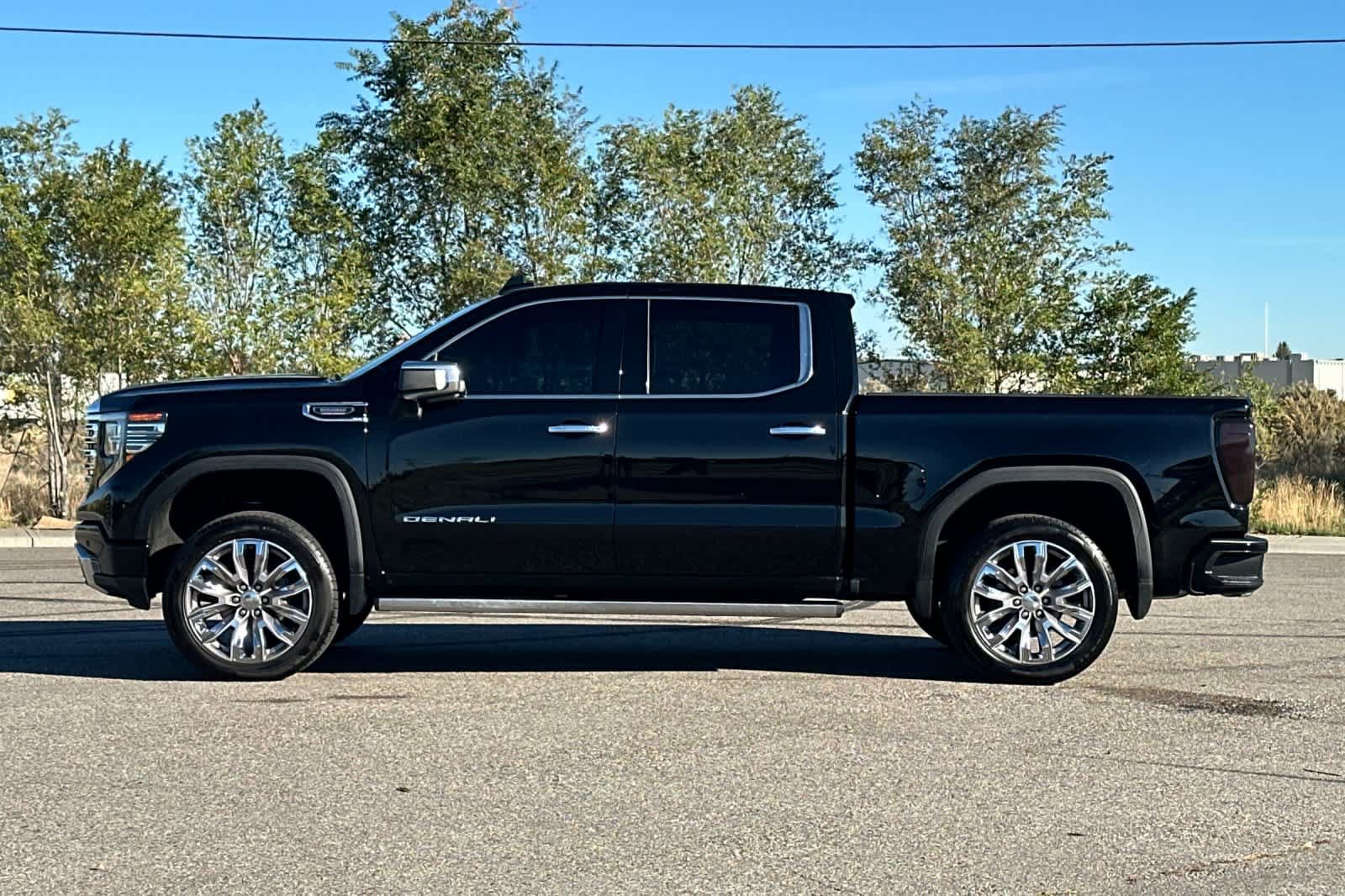 Used 2024 GMC Sierra 1500 Denali w/ Denali Reserve Package AWD/4WD image 5