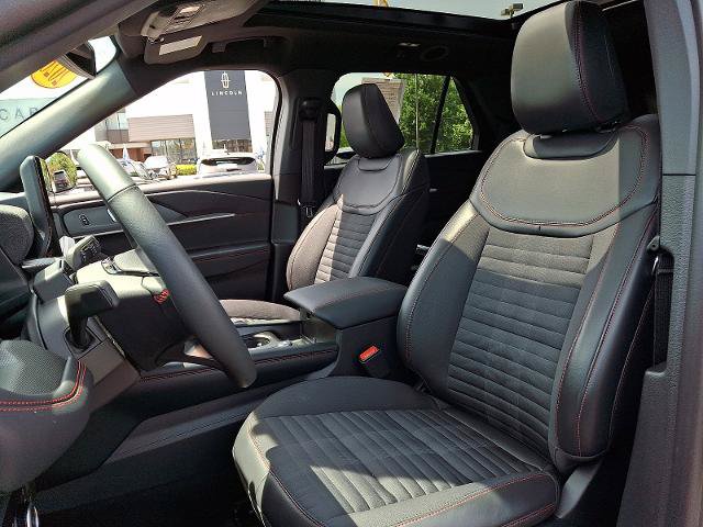 Certified 2026 Ford Explorer ST-Line w/ ST-Line Street Pack AWD/4WD image 13