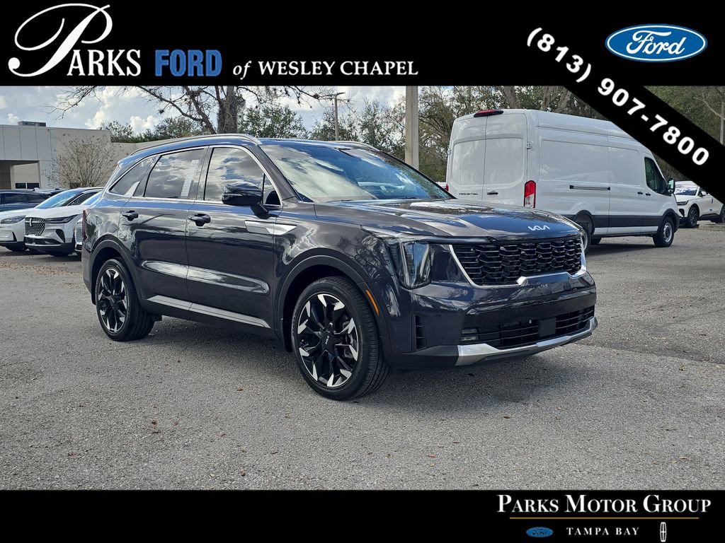 Used 2025 Kia Sorento EX w/ Panoramic Sunroof Package