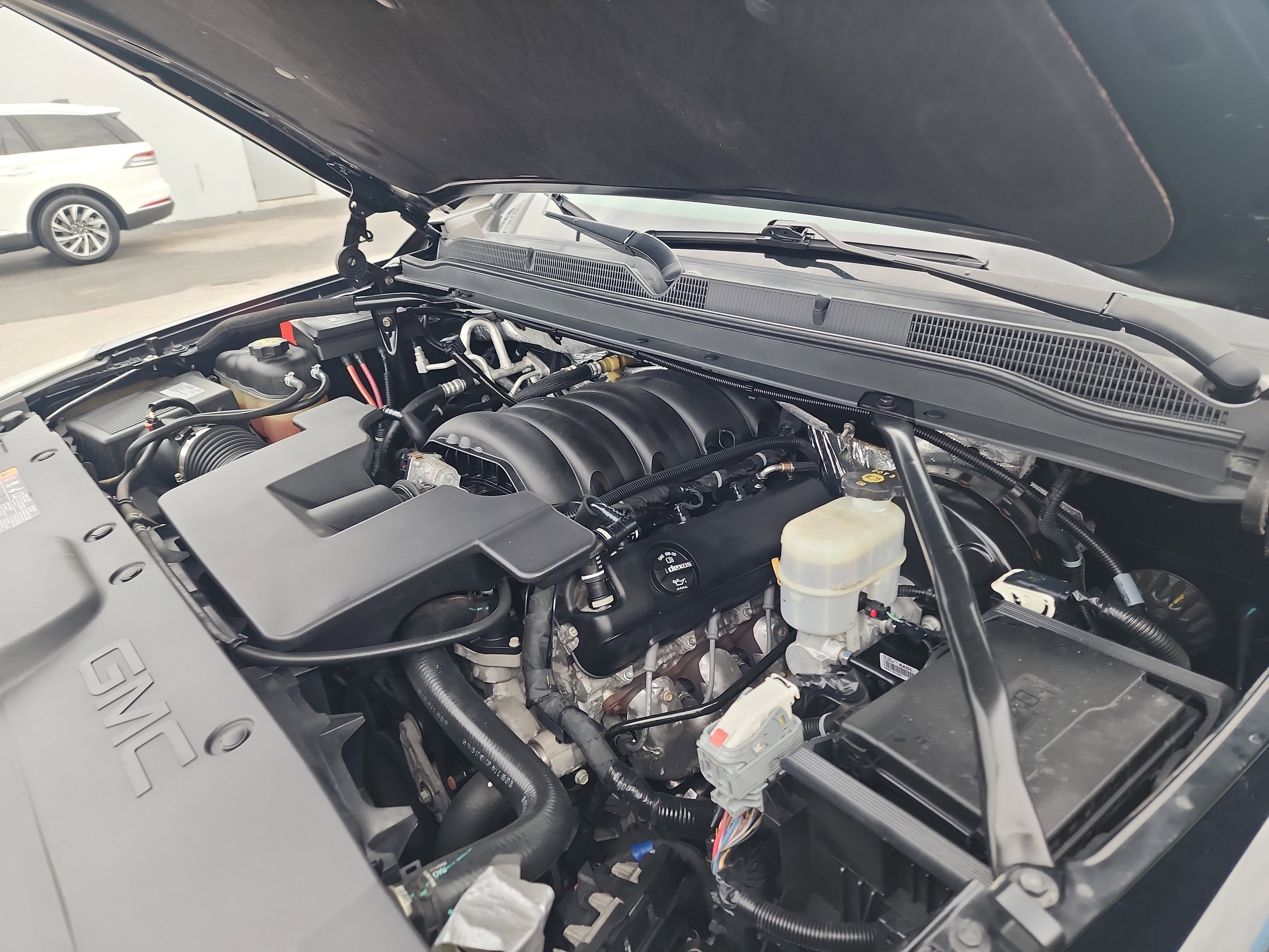 Used 2018 GMC Yukon SLE RWD image 15