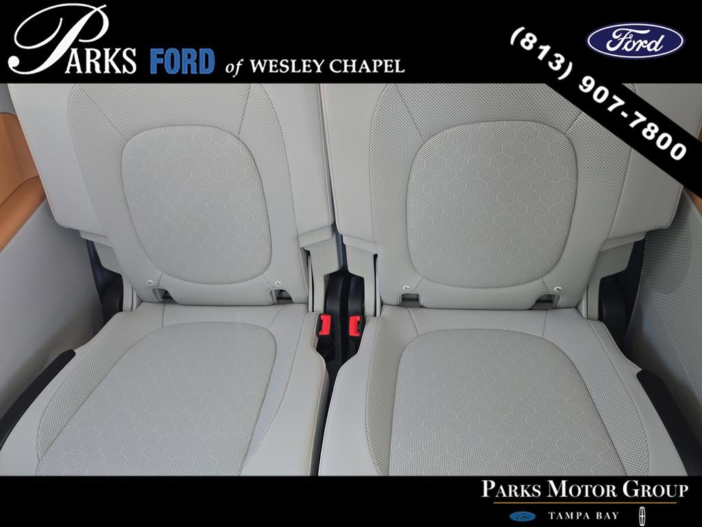 Used 2025 Volkswagen ID. Buzz 1st Edition AWD/4WD image 16
