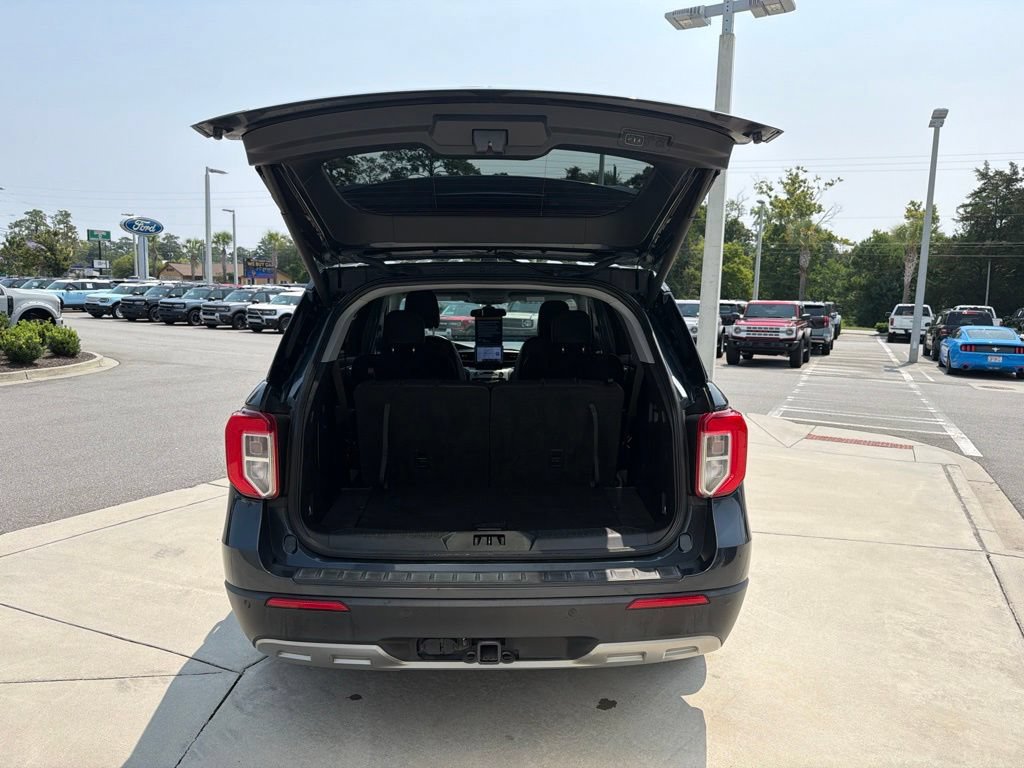 Certified 2023 Ford Explorer XLT w/ Equipment Group 202A RWD image 7