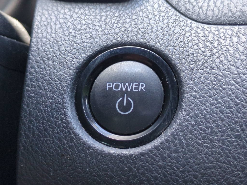Used 2025 Toyota Camry SE FWD image 30
