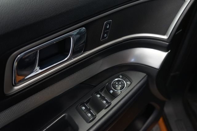 Certified 2017 Ford Explorer XLT w/ Equipment Group 202A image 19