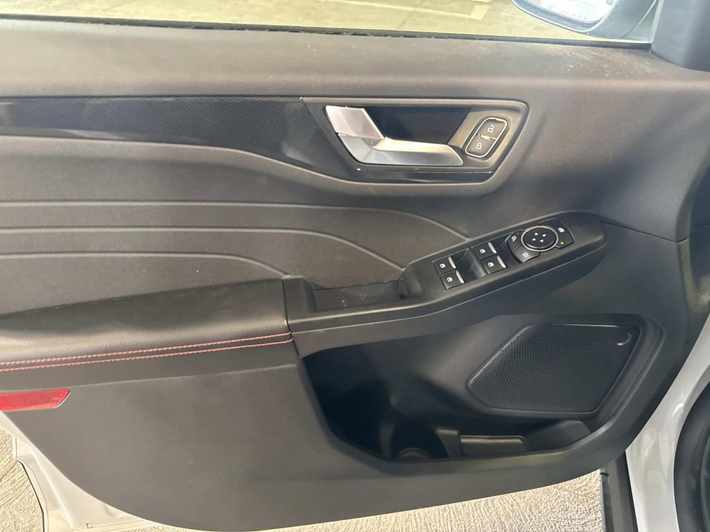 Certified 2025 Ford Escape ST-Line image 14