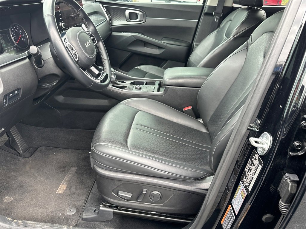 Used 2023 Kia Sorento S w/ Panoramic Sunroof Package image 9