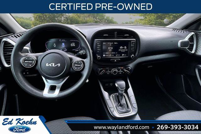 Used 2023 Kia Soul LX w/ LX Technology Package FWD image 16