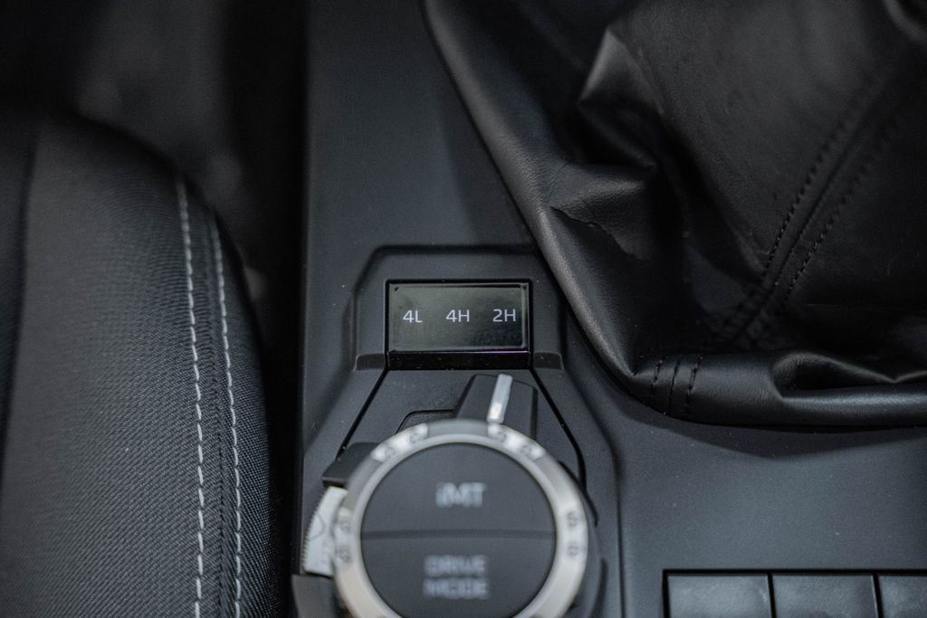 Used 2025 Toyota Tacoma TRD Sport AWD/4WD image 33