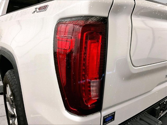 Used 2022 GMC Sierra 1500 SLT w/ SLT Premium Plus Package AWD/4WD image 28
