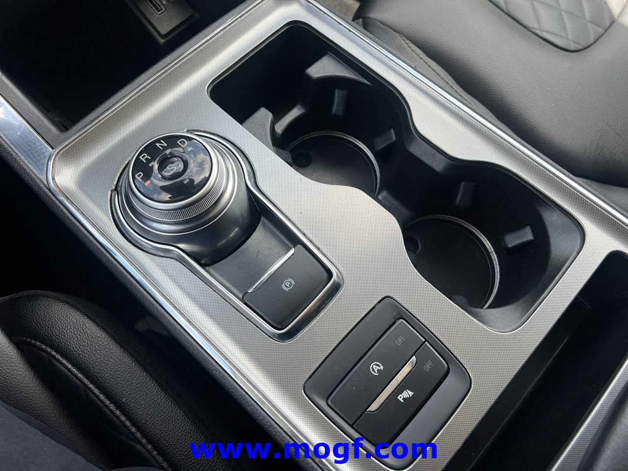 Certified 2024 Ford Edge Titanium AWD/4WD image 11