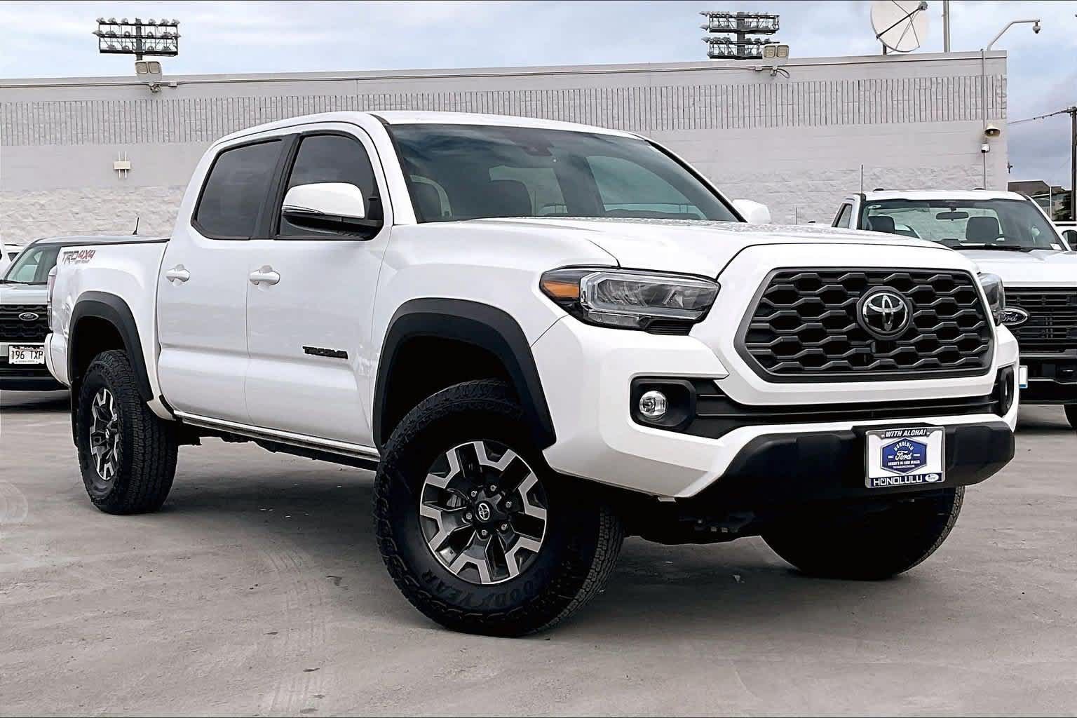 Used 2023 Toyota Tacoma TRD Off-Road w/ Technology Package AWD/4WD image 21