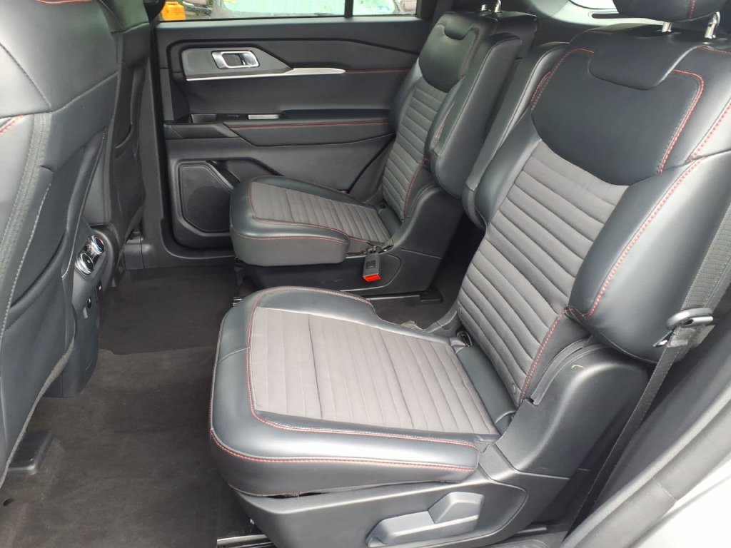 Certified 2026 Ford Explorer ST-Line AWD/4WD image 19