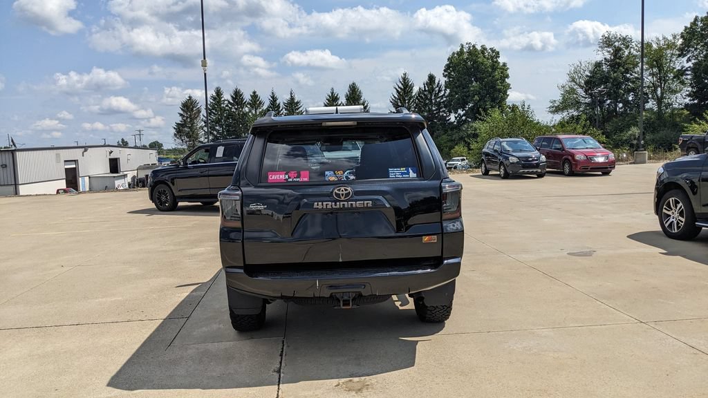 Used 2023 Toyota 4Runner 40th Anniversary SE AWD/4WD image 4