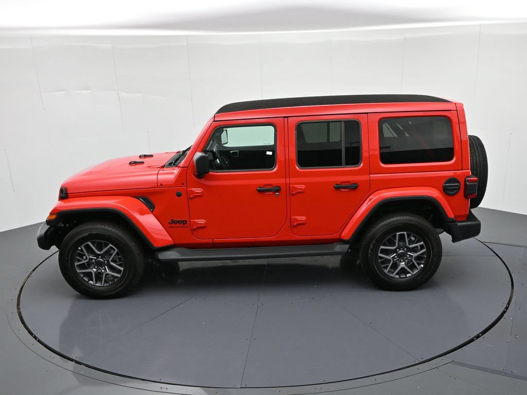 Used 2026 Jeep Wrangler Unlimited Sahara AWD/4WD image 18