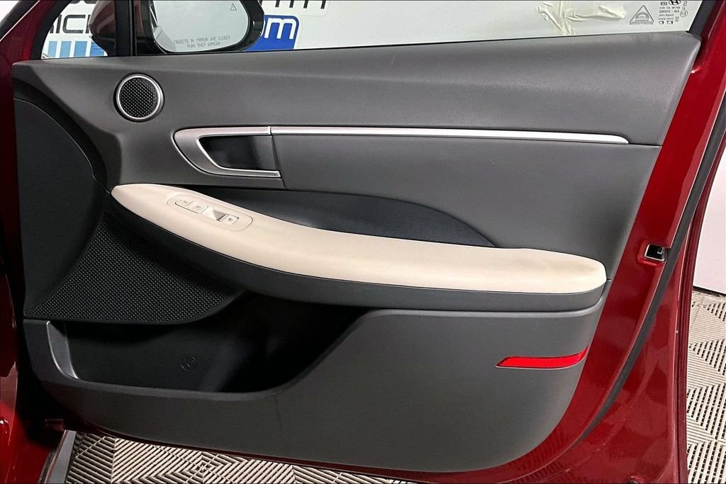 Used 2025 Hyundai Sonata SEL FWD image 19