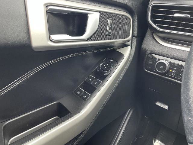 Certified 2022 Ford Explorer XLT w/ Equipment Group 202A image 30