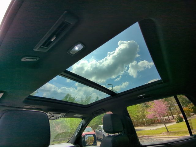 Used 2023 Chevrolet Tahoe High Country image 28