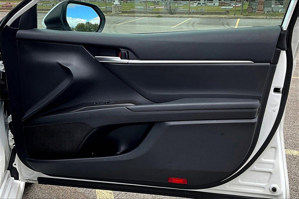 Used 2024 Toyota Camry SE image 22