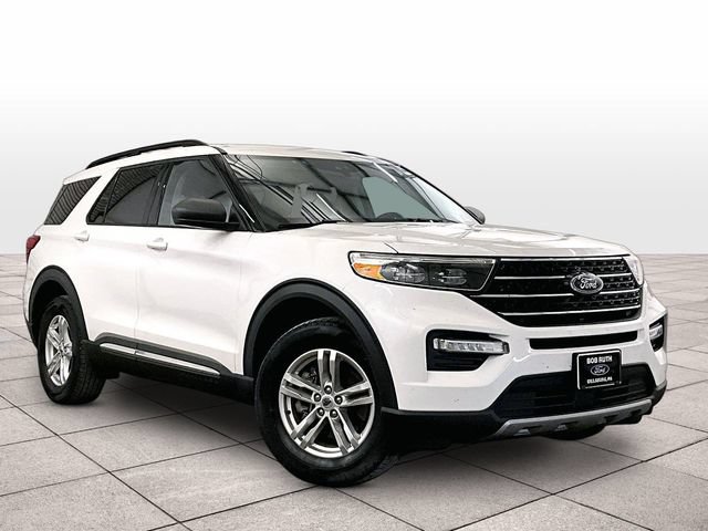 Certified 2021 Ford Explorer XLT w/ Equipment Group 202A AWD/4WD image 2