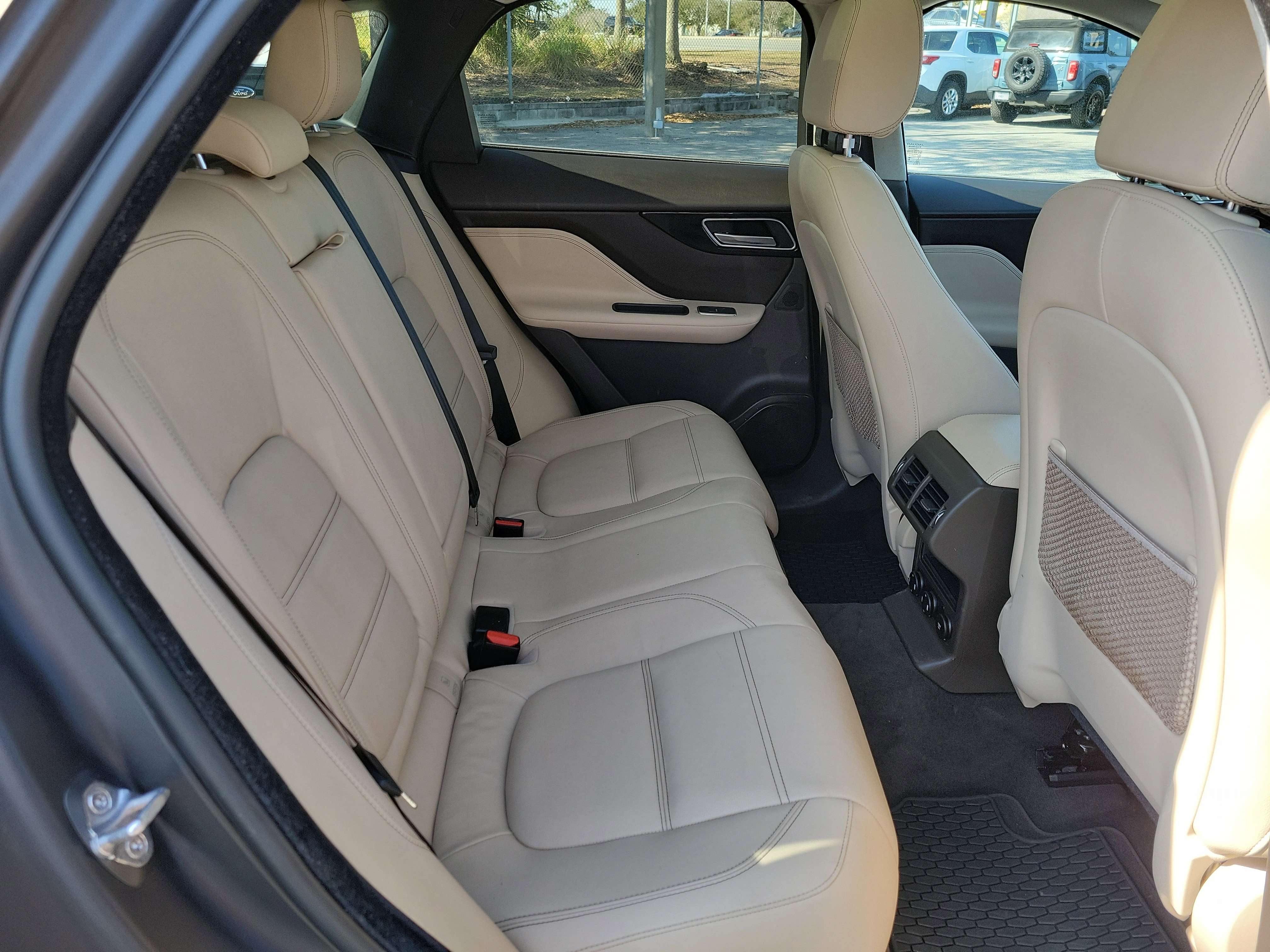 Used 2020 Jaguar F-PACE Prestige image 28