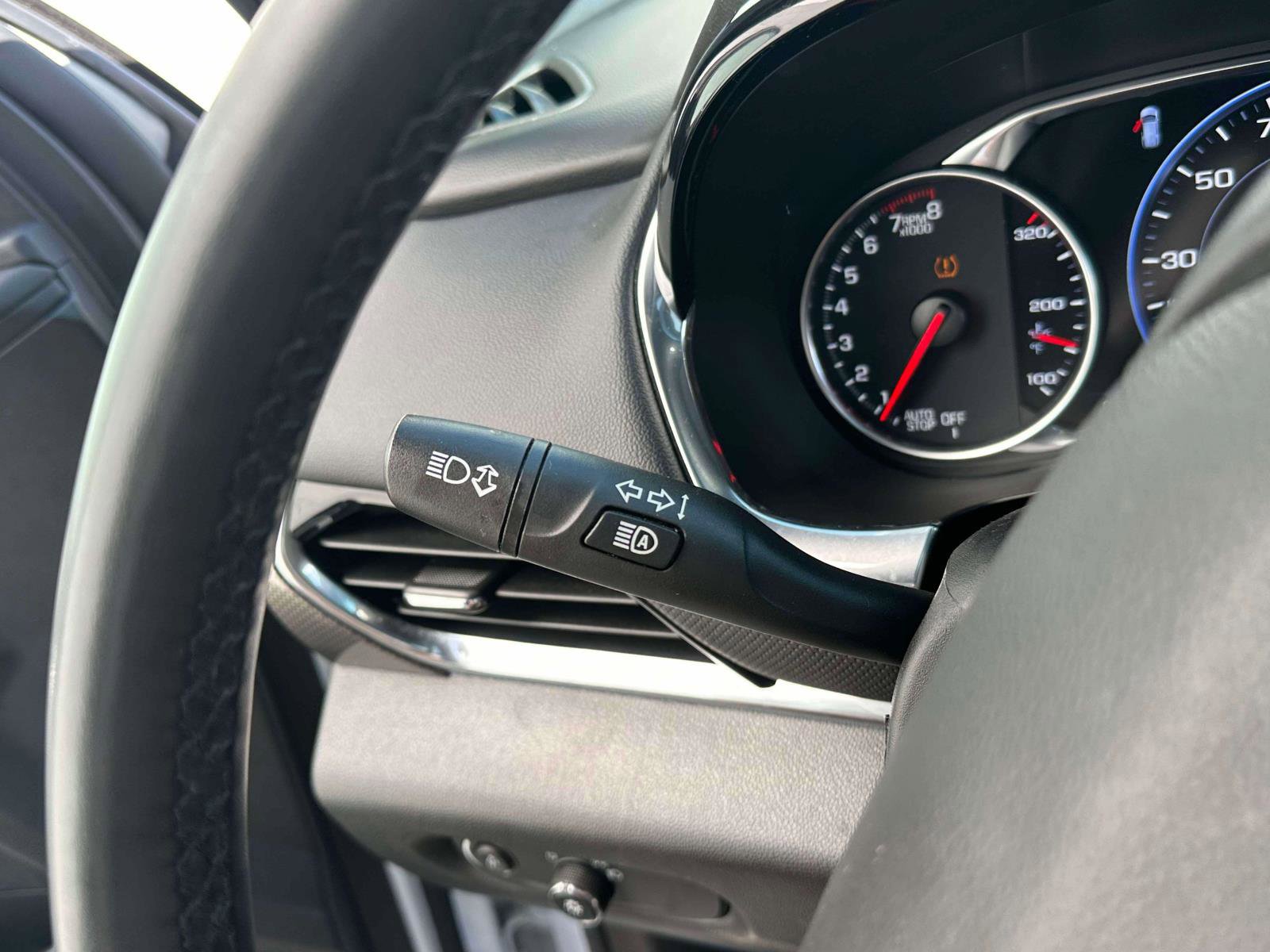 Used 2023 Chevrolet Traverse Premier w/ Redline Edition image 24