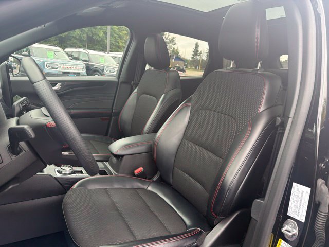 Certified 2024 Ford Escape ST-Line w/ Tech Pack #1 AWD/4WD image 17